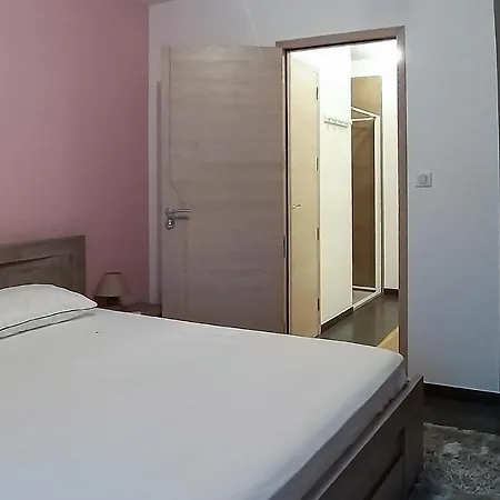 3 Bedroom Gorgeous In Isolaccio Taglio-Isolaccio