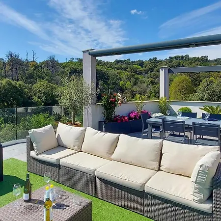3 Bedroom Gorgeous In Isolaccio