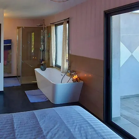 3 Bedroom Gorgeous In Isolaccio *
